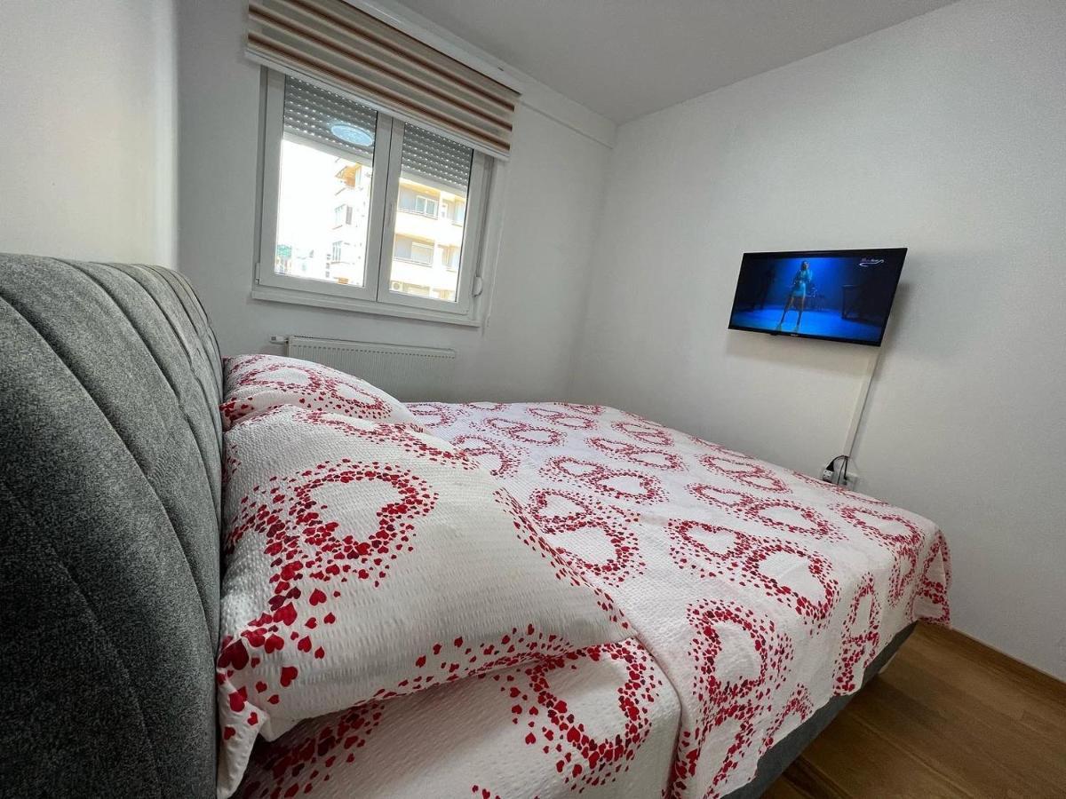 Appartamento Stan Na Dan Viktor-Lukavica SJJ Esterno foto