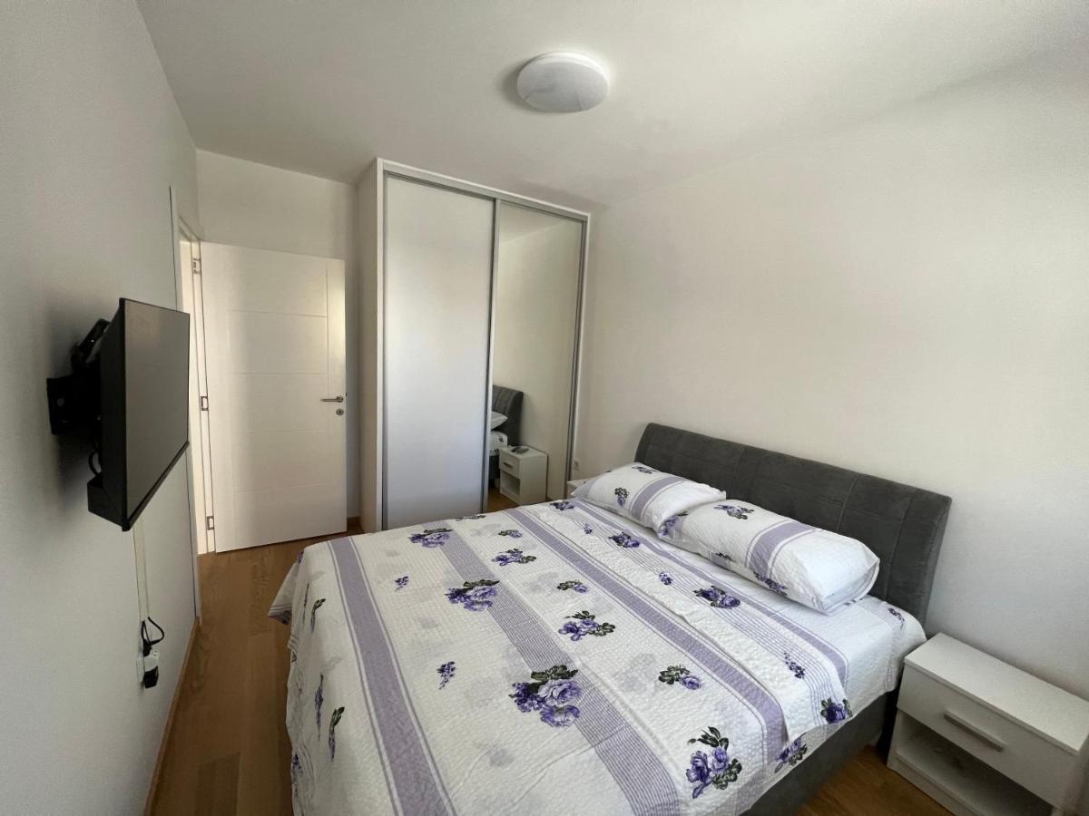 Appartamento Stan Na Dan Viktor-Lukavica SJJ Esterno foto